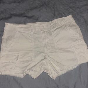 American Eagle size 12 white cargo shorts